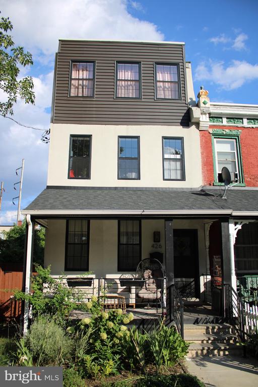 426 W WINONA STREET