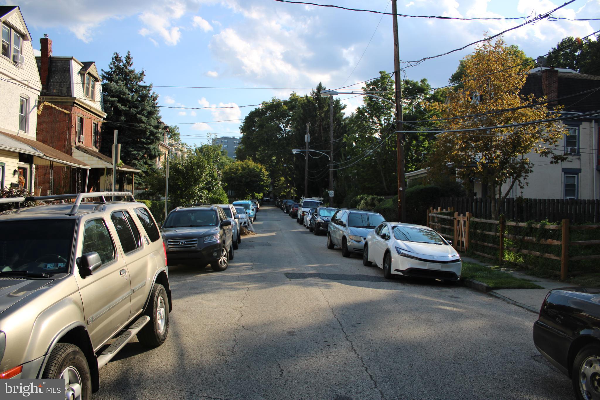 426 W WINONA STREET