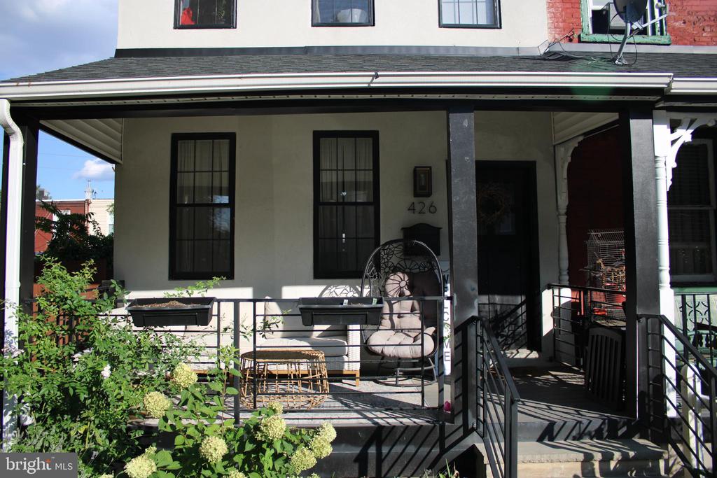 426 W WINONA STREET