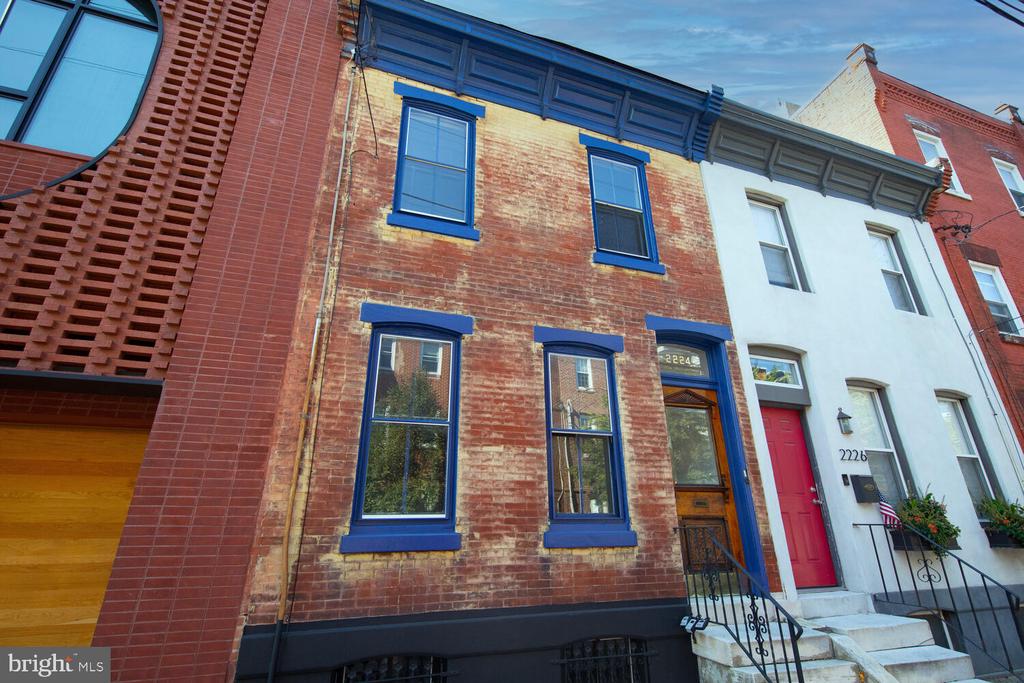 2224 CATHARINE STREET