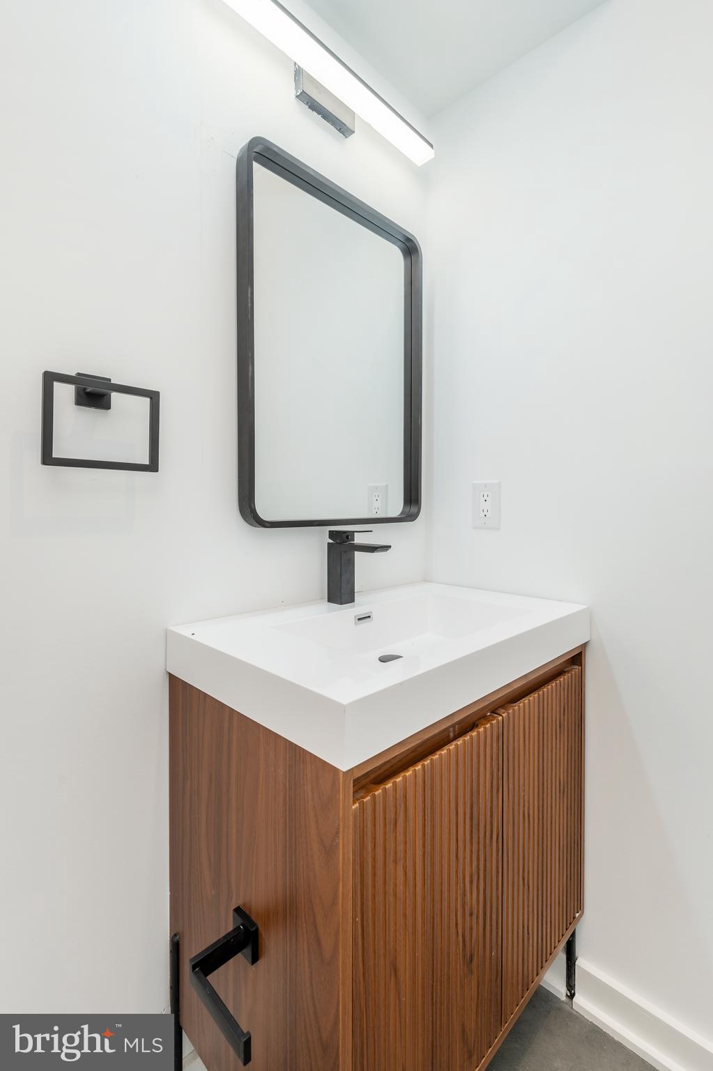 1330 N PALETHORP STREET