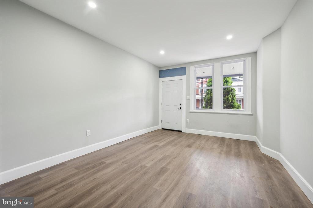 5729 PINE STREET UNIT 1
