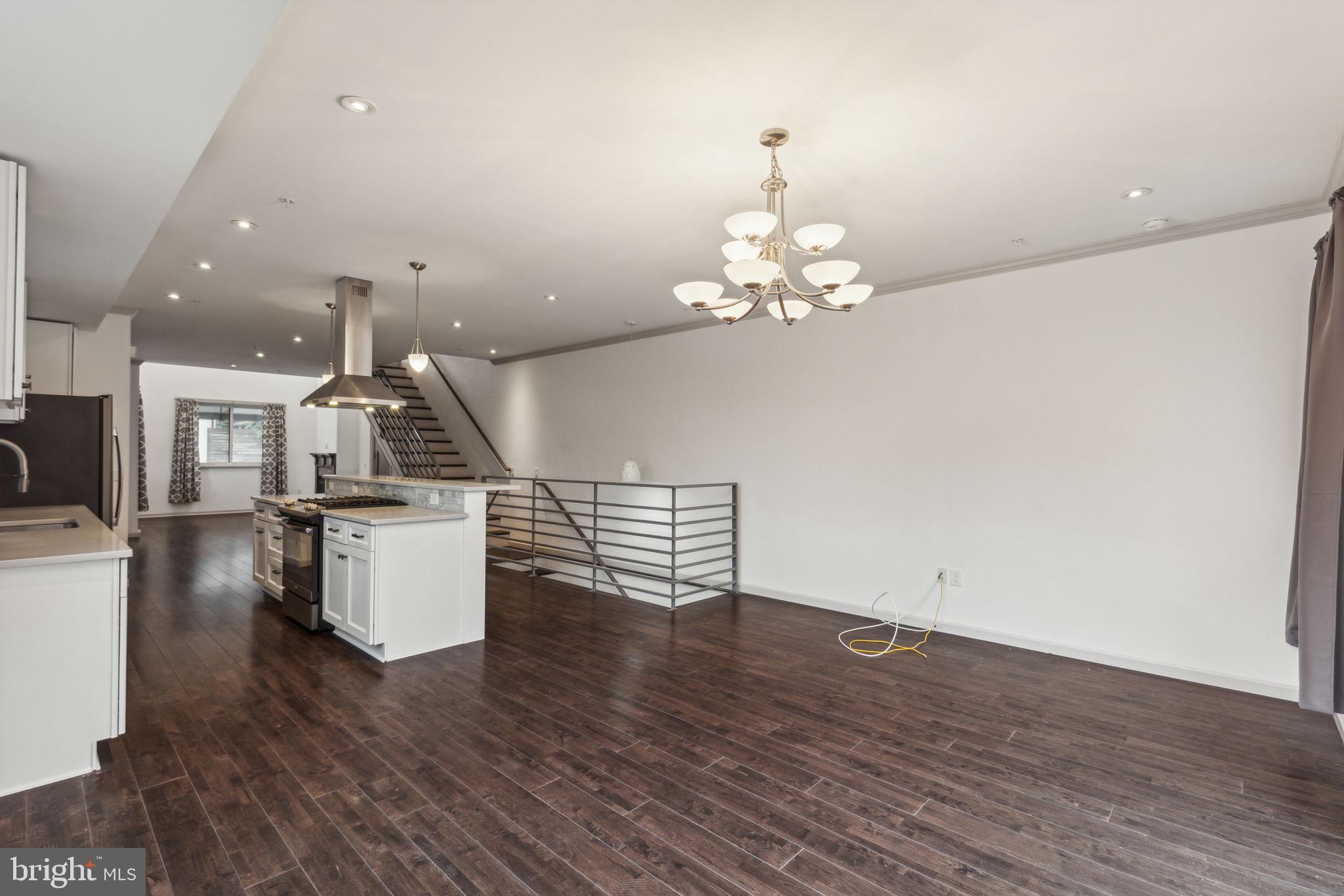 306 W COULTER STREET