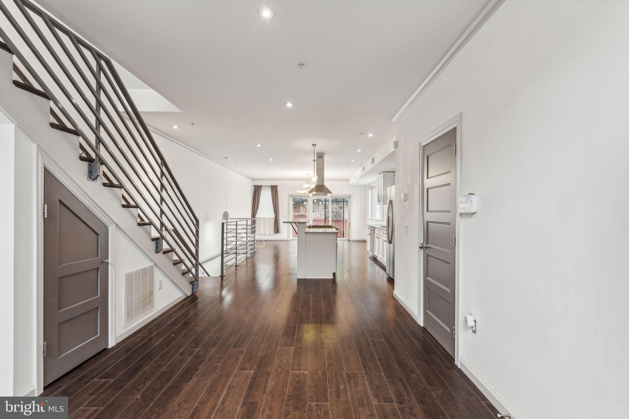 306 W COULTER STREET