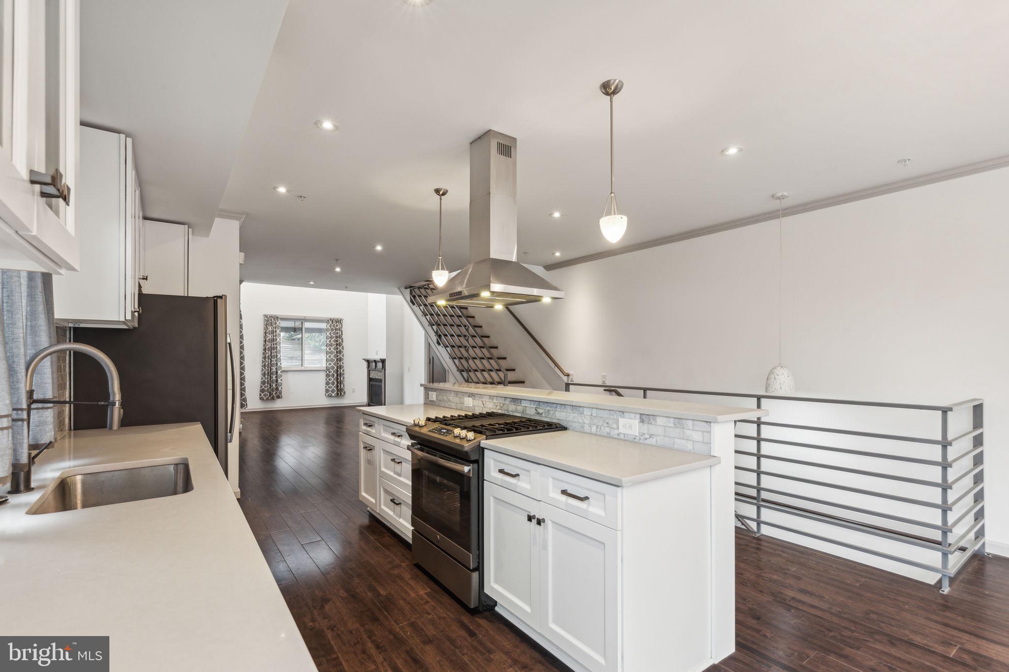 306 W COULTER STREET