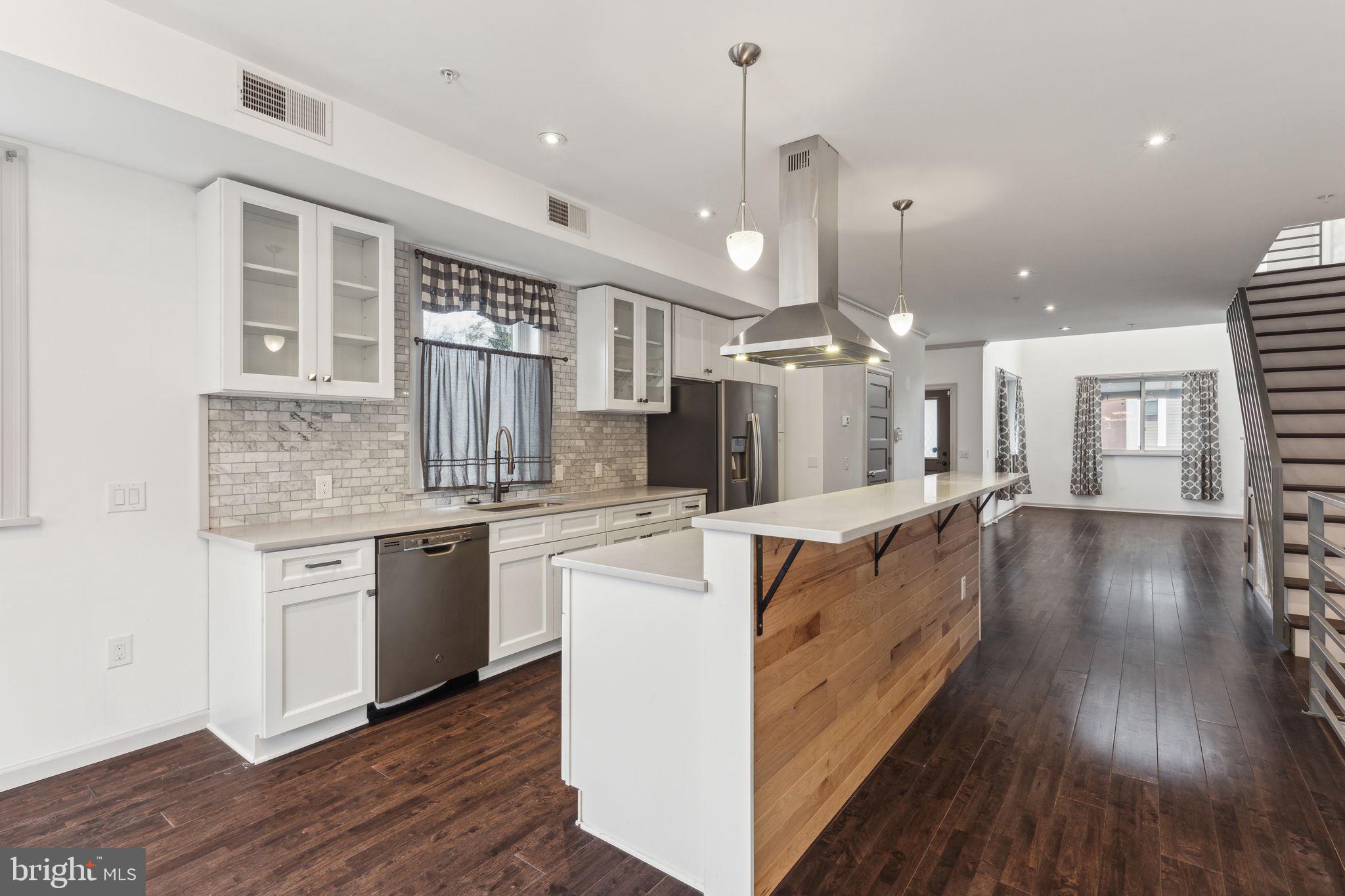 306 W COULTER STREET
