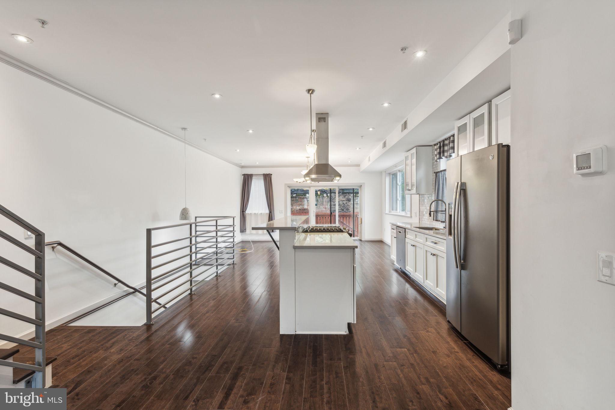 306 W COULTER STREET