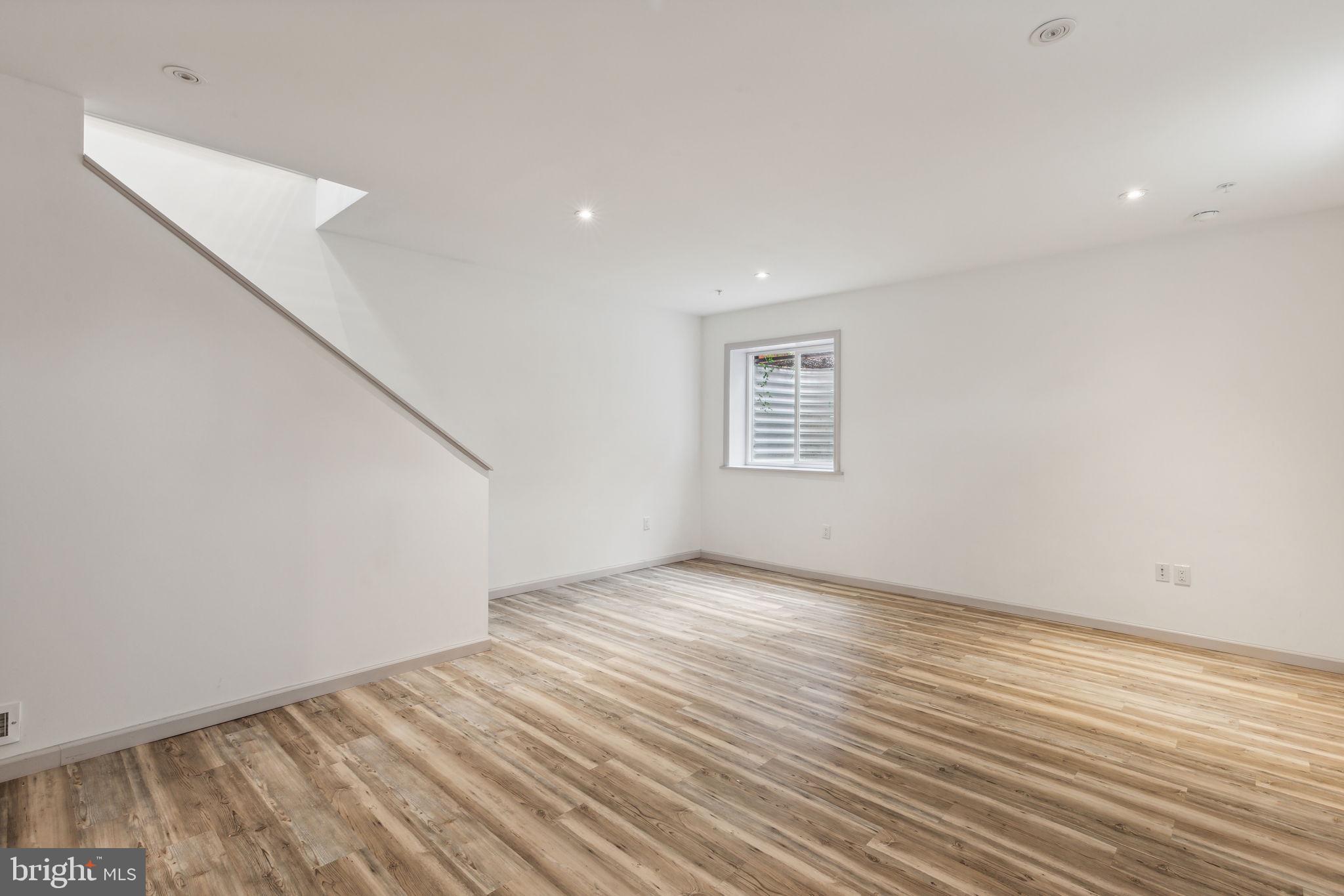 306 W COULTER STREET