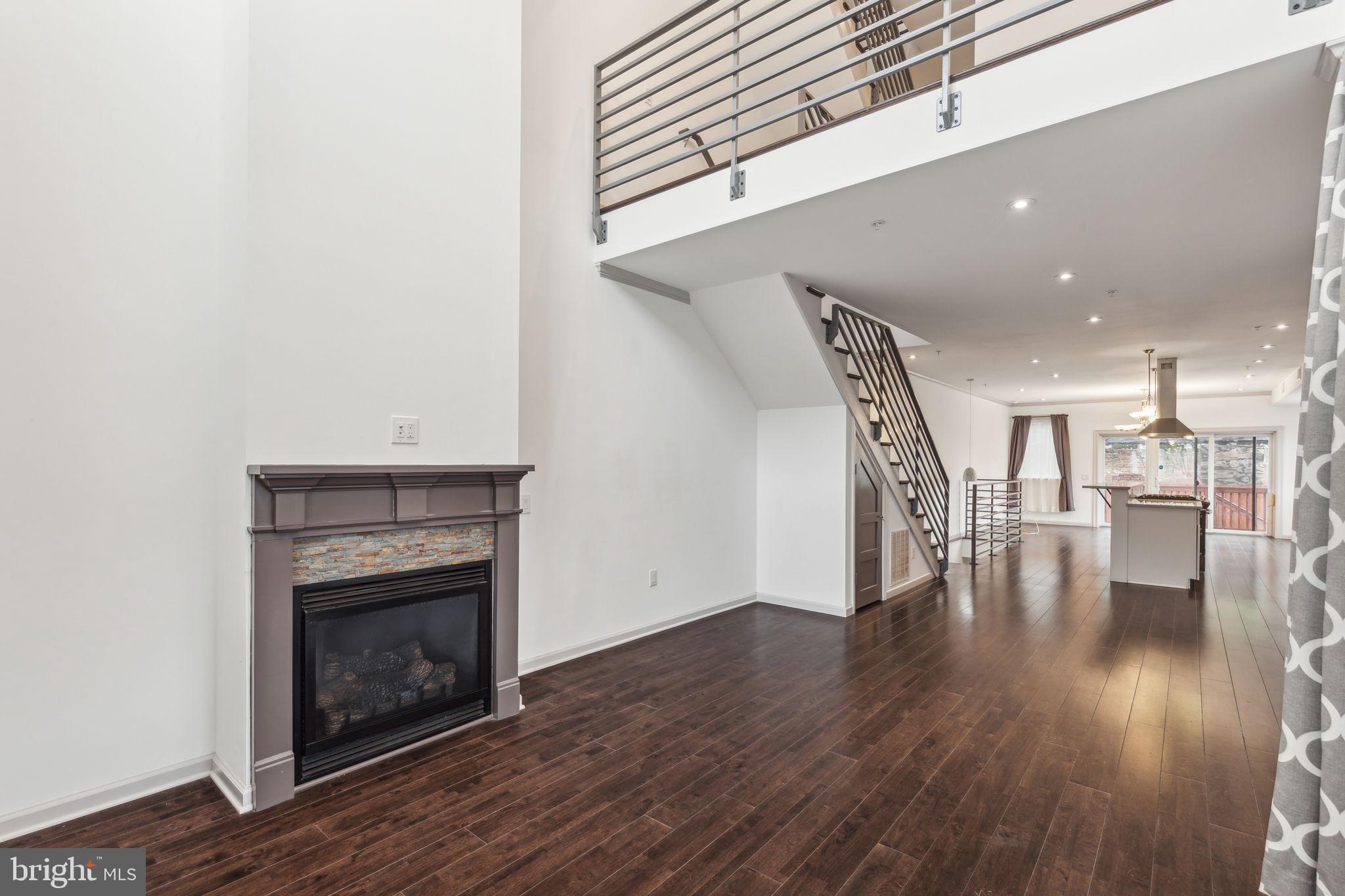 306 W COULTER STREET