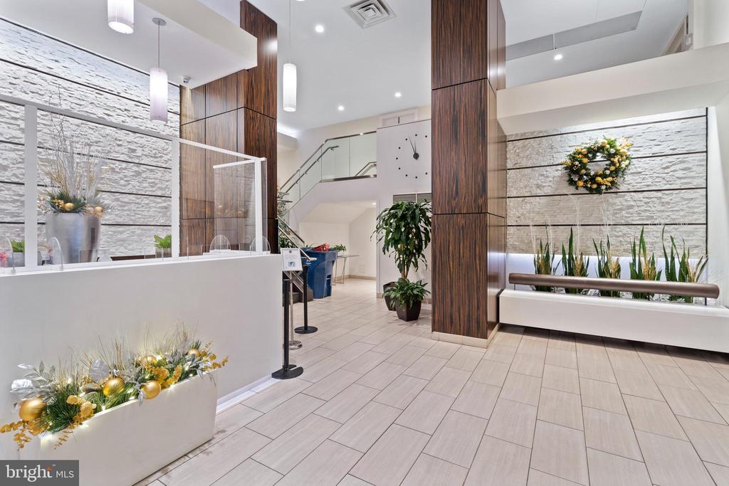 1420 LOCUST STREET 33B