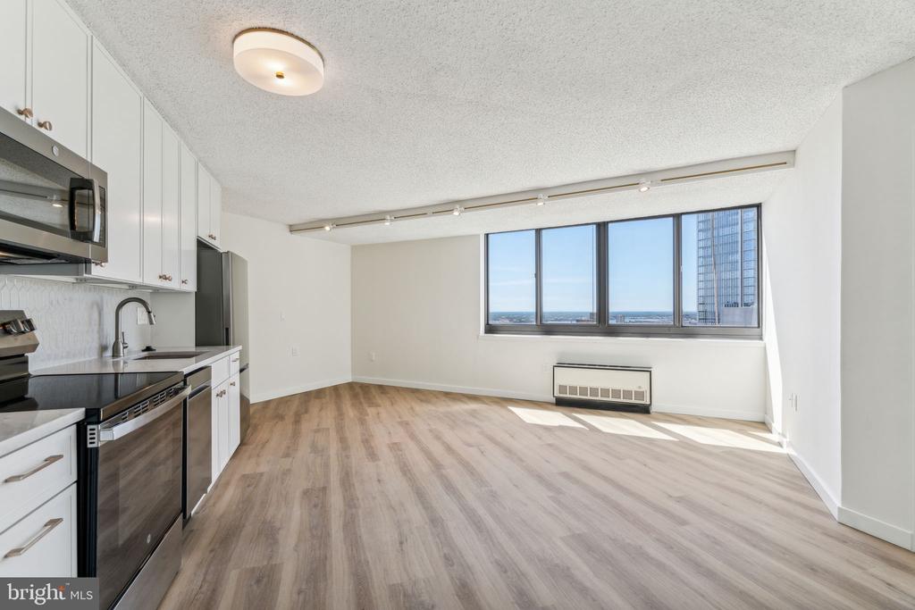 1420 LOCUST STREET 33B