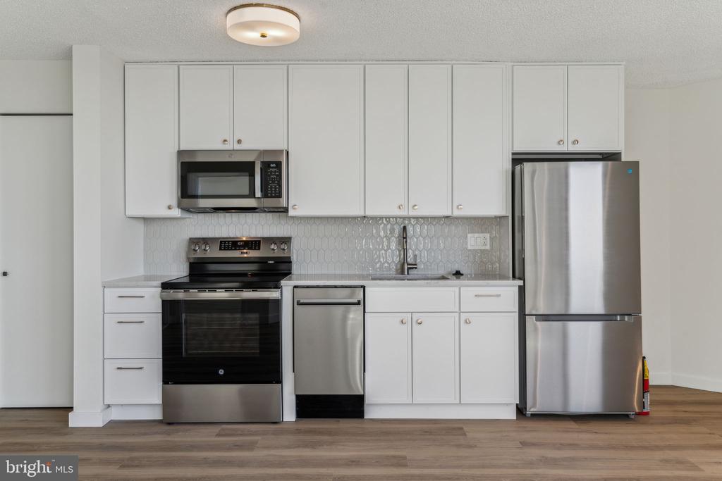 1420 LOCUST STREET 33B