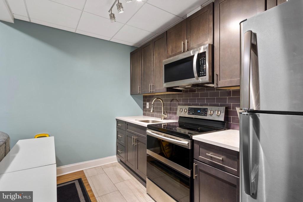 1420 LOCUST STREET 33B