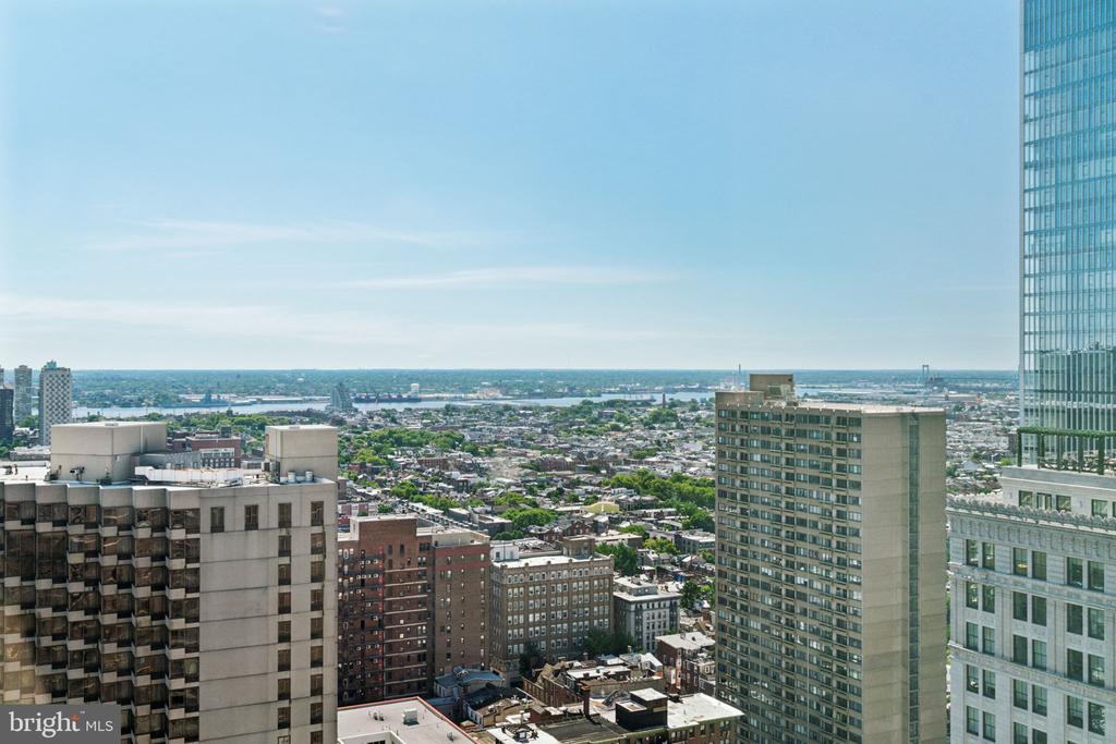 1420 LOCUST STREET 33B