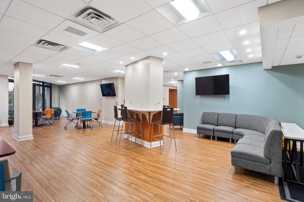 1420 LOCUST STREET 33B
