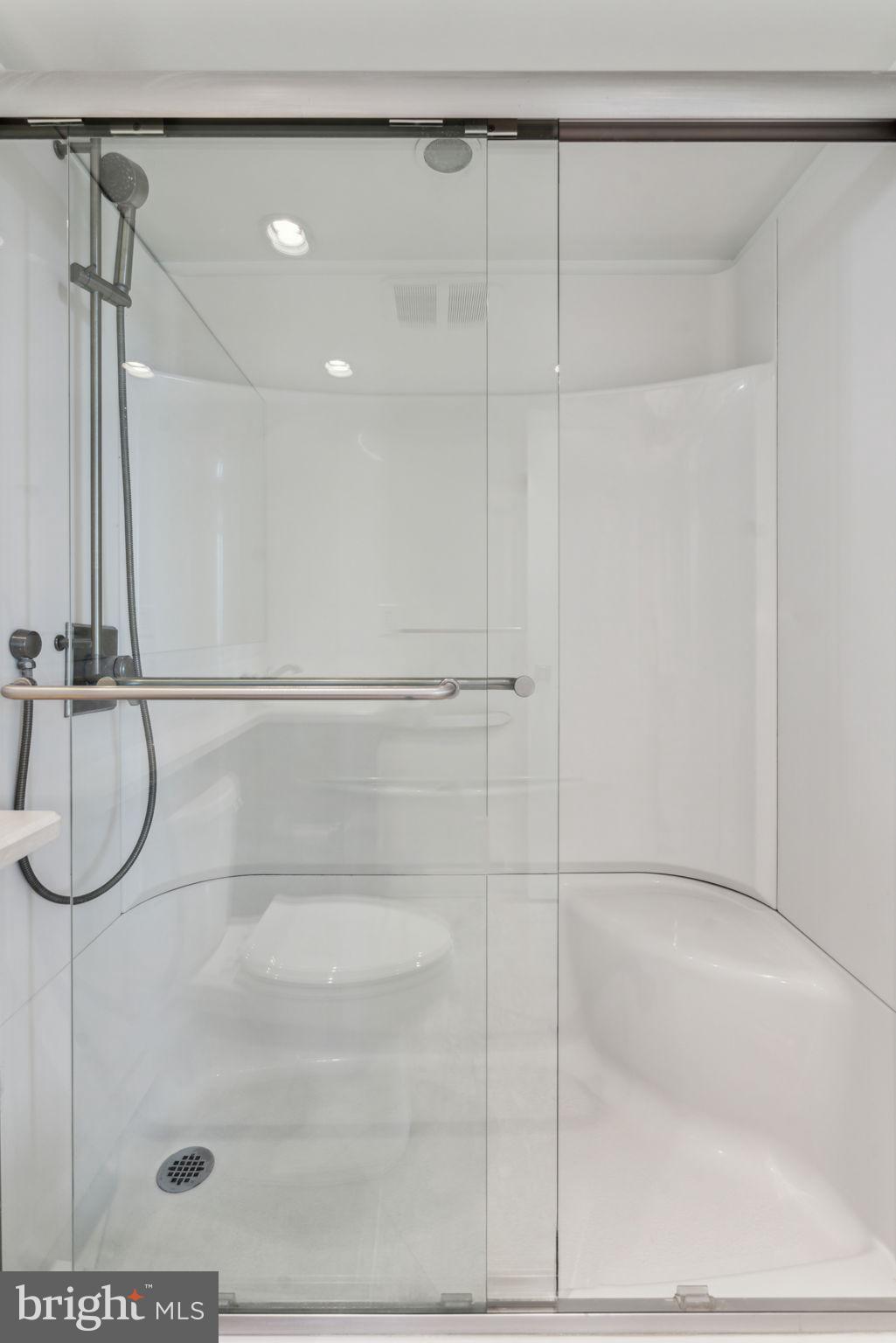 1420 LOCUST STREET 33B