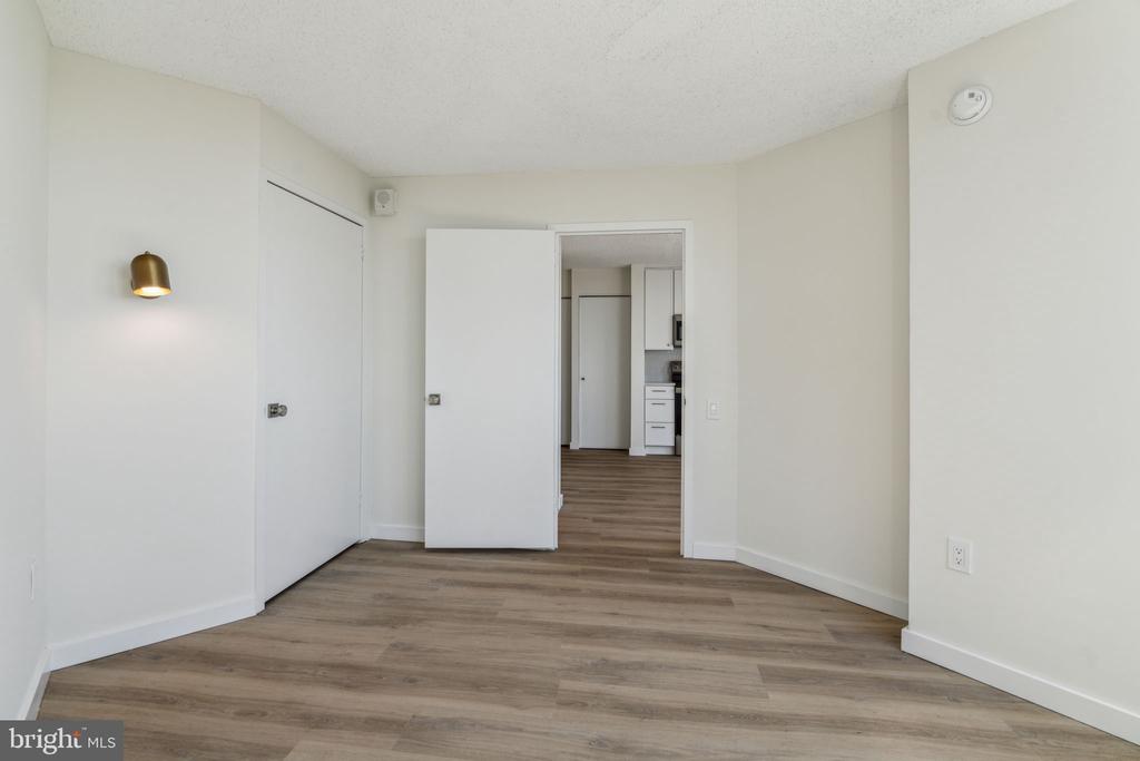 1420 LOCUST STREET 33B