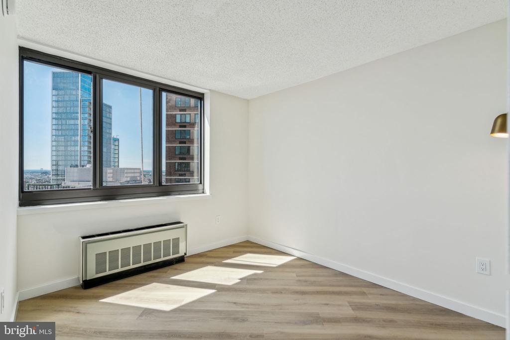 1420 LOCUST STREET 33B