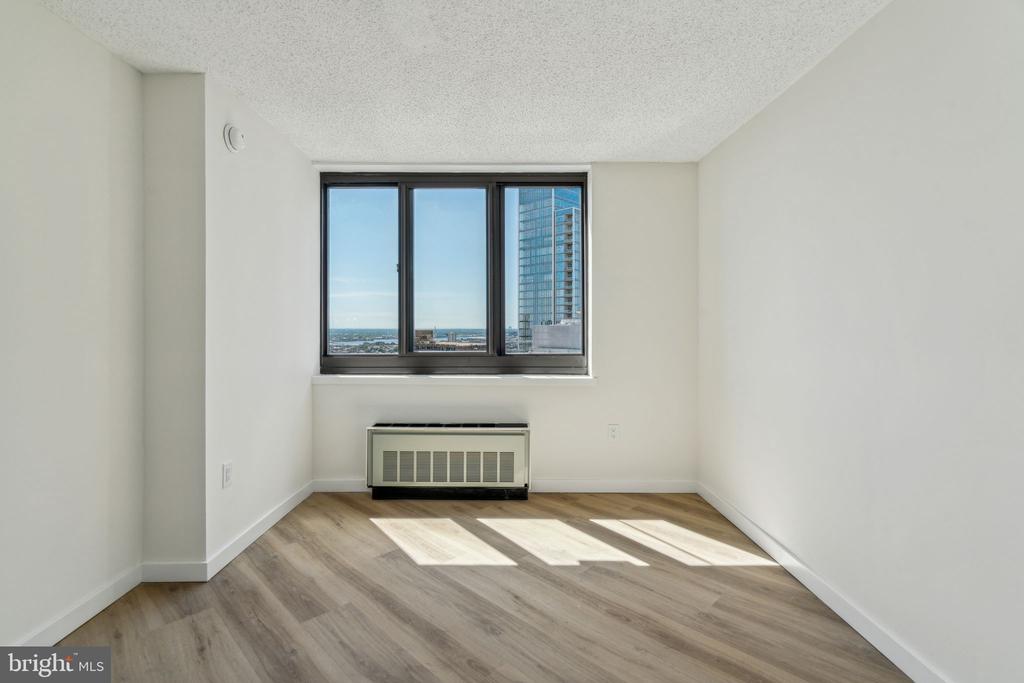 1420 LOCUST STREET 33B