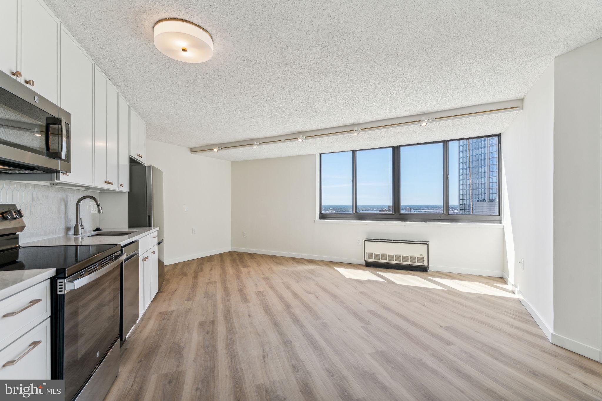 1420 LOCUST STREET 33B