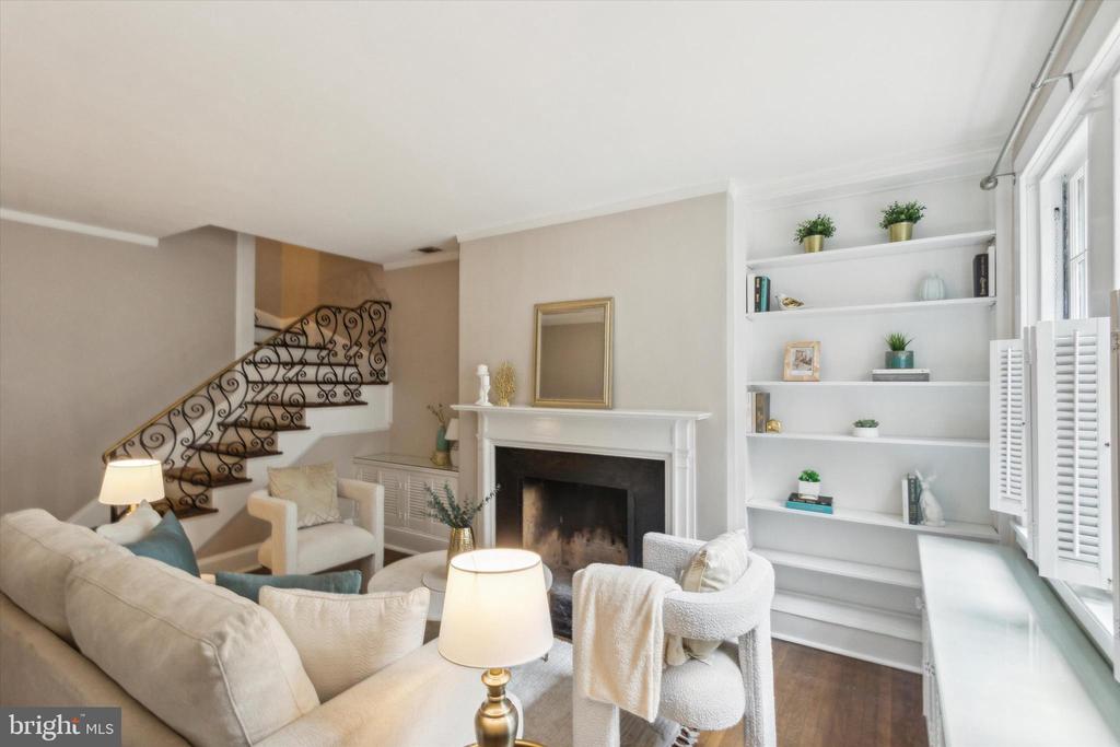 253 S VAN PELT STREET