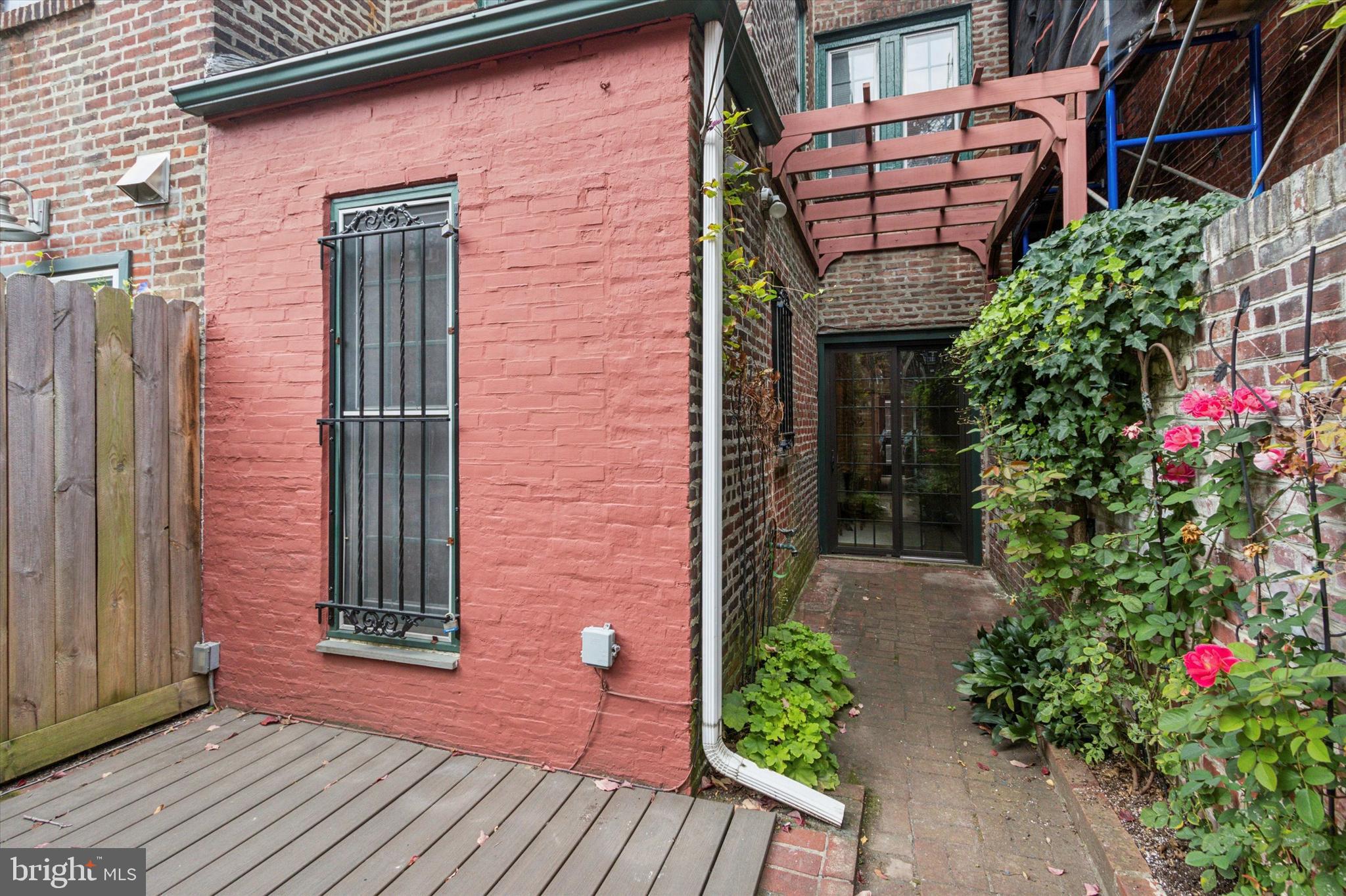 253 S VAN PELT STREET