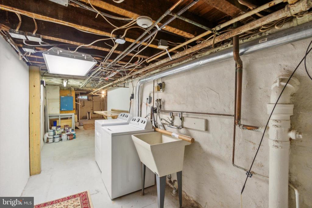 253 S VAN PELT STREET