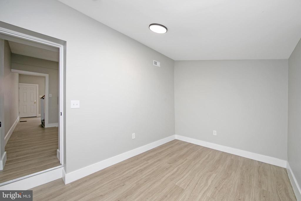 810 LIVINGSTON STREET