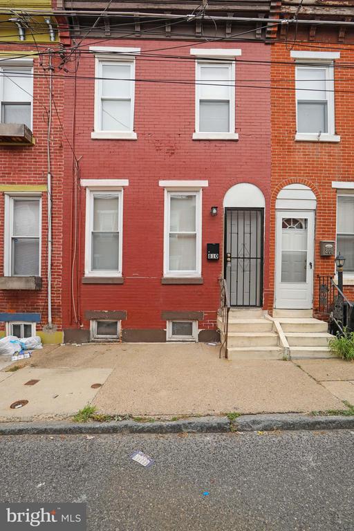 810 LIVINGSTON STREET