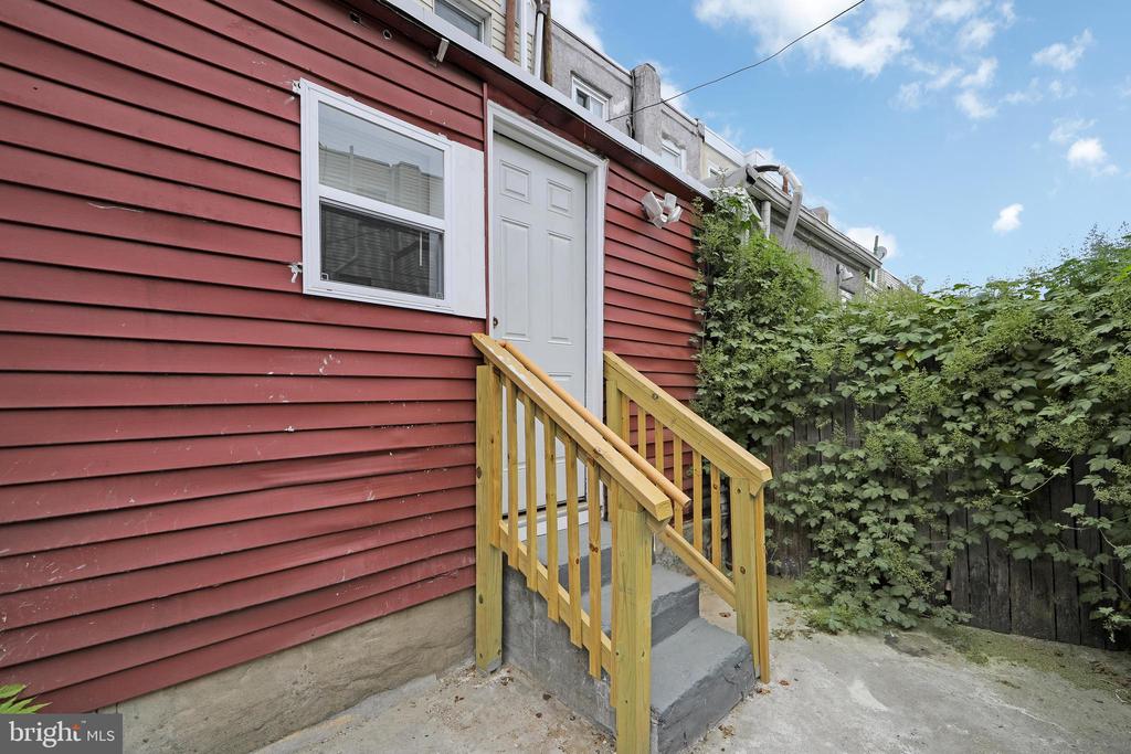 810 LIVINGSTON STREET