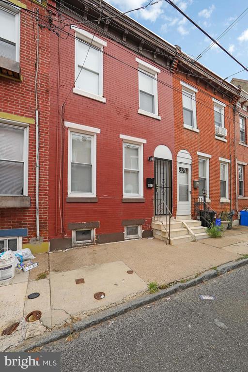 810 LIVINGSTON STREET
