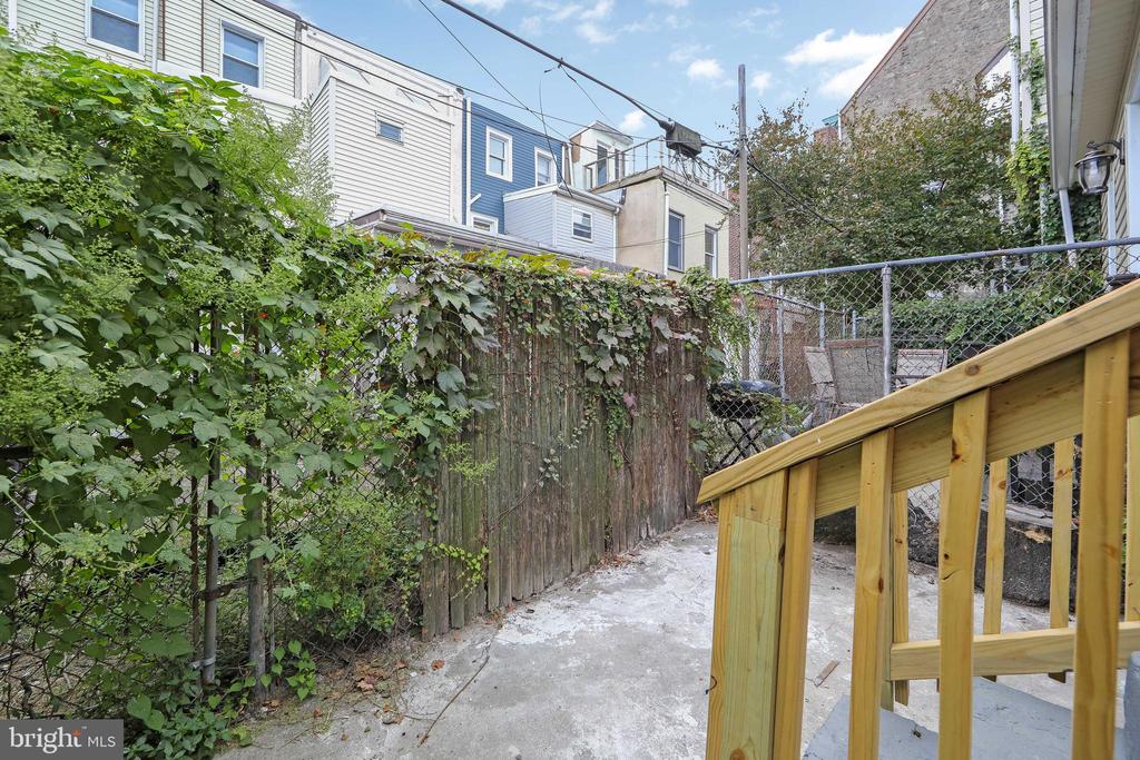 810 LIVINGSTON STREET
