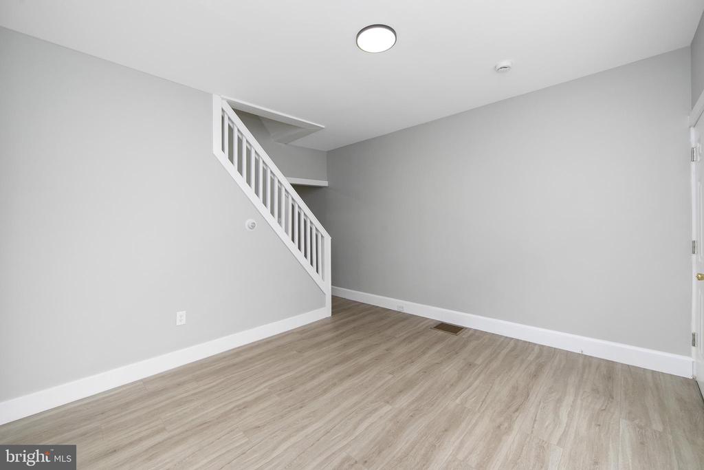 810 LIVINGSTON STREET