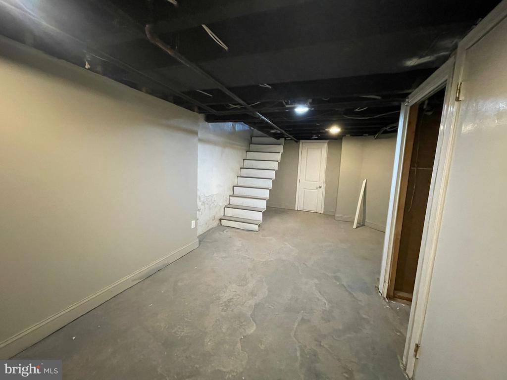 6142 LARCHWOOD AVENUE UNIT 1