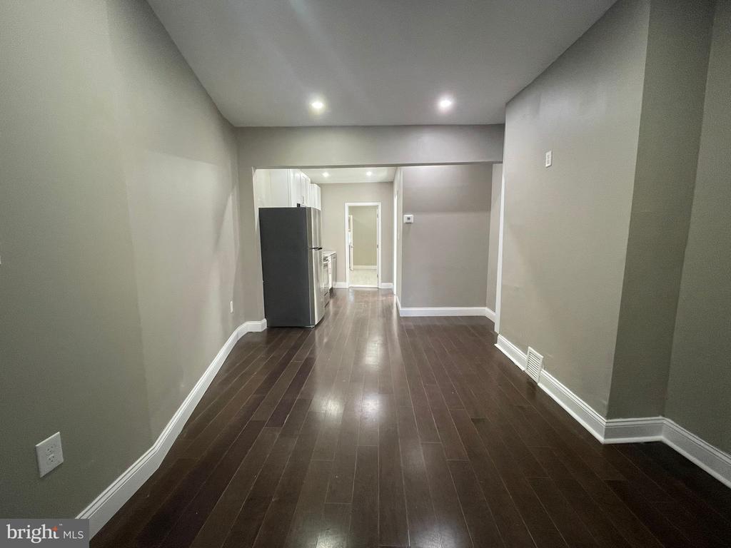 6142 LARCHWOOD AVENUE UNIT 1