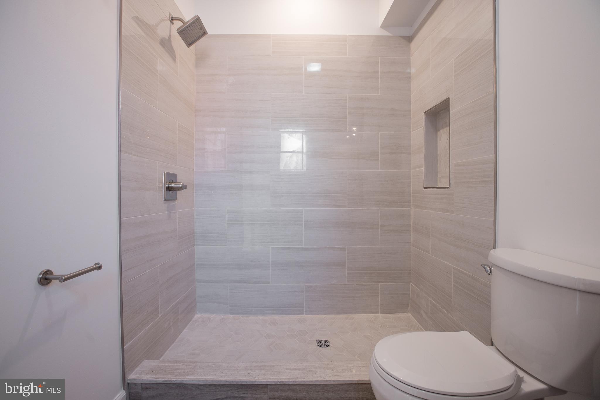 1611 SWAIN STREET 2