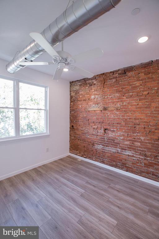 1611 SWAIN STREET 2