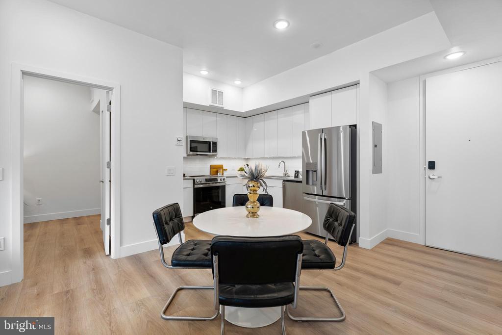 300 CHRISTIAN STREET 203