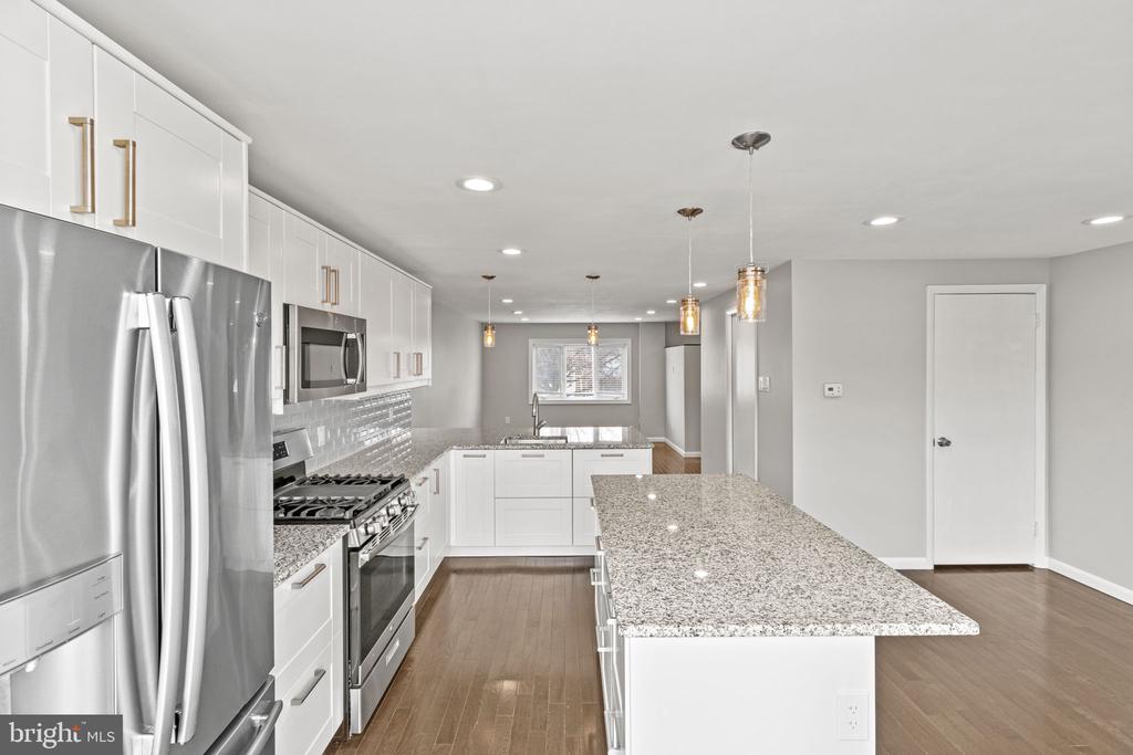 825 N 6TH STREET