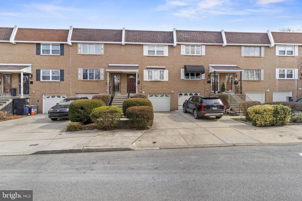 825 N 6TH STREET