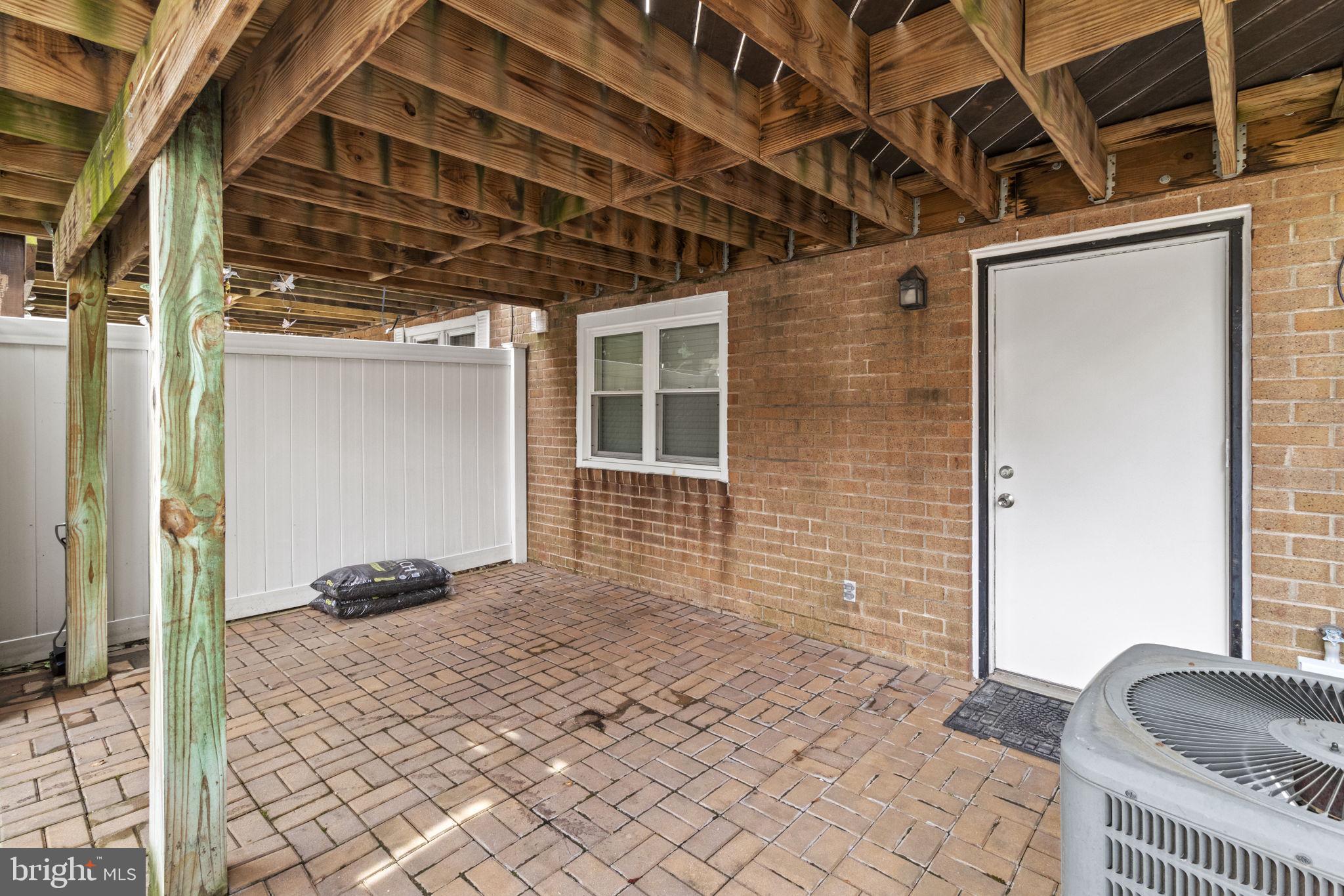 825 N 6TH STREET