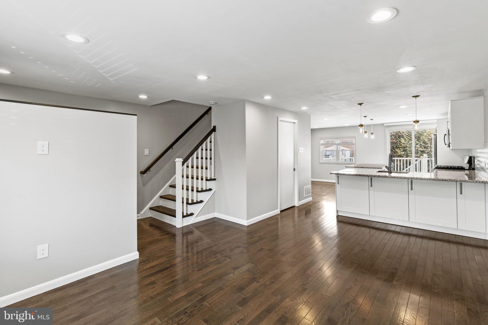 825 N 6TH STREET