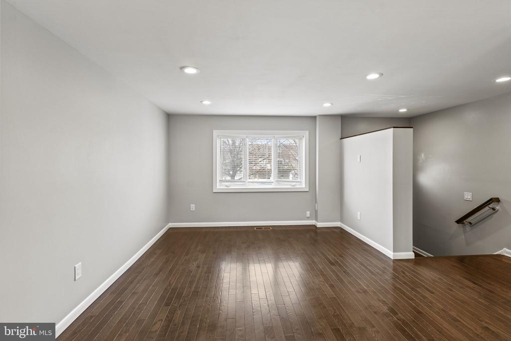 825 N 6TH STREET