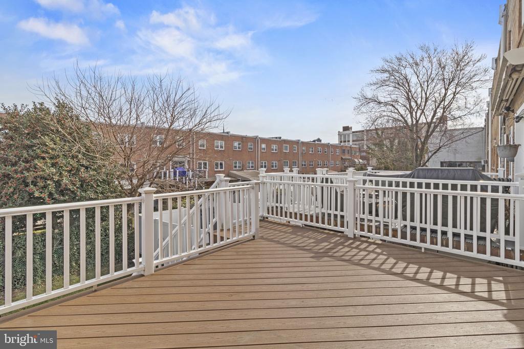 825 N 6TH STREET