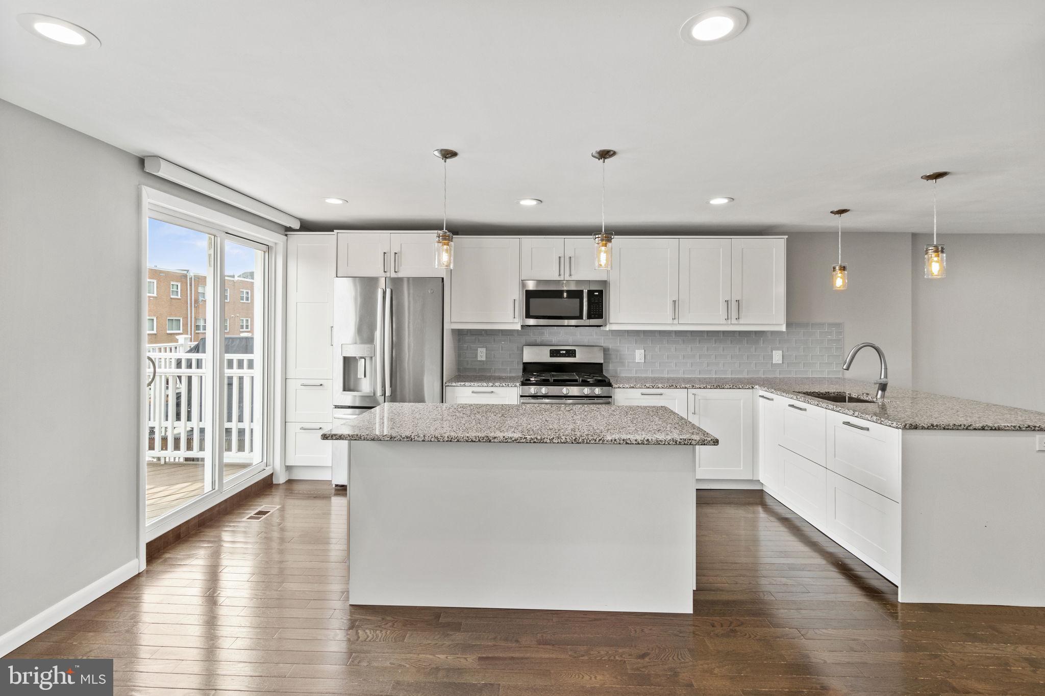825 N 6TH STREET