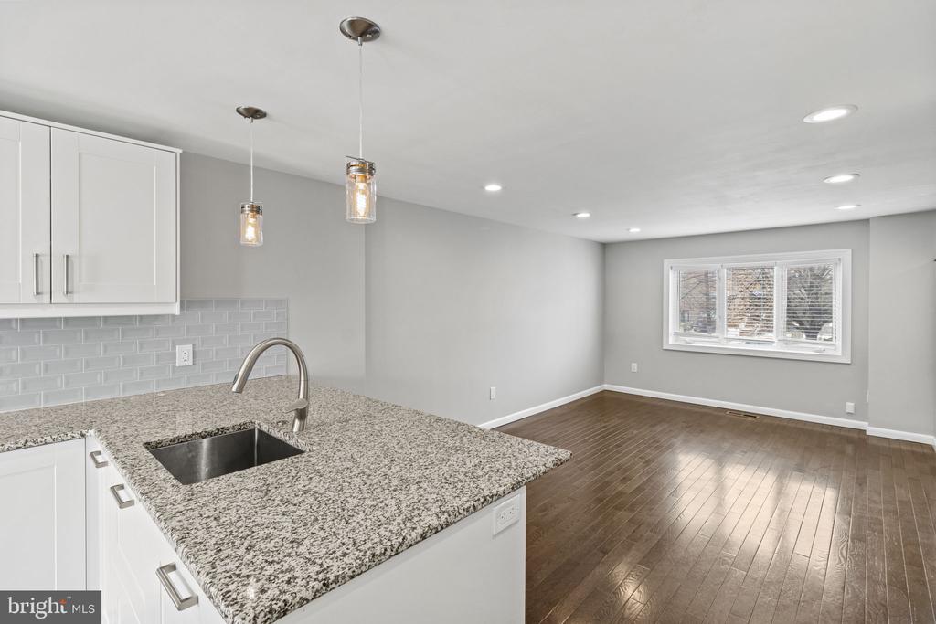 825 N 6TH STREET
