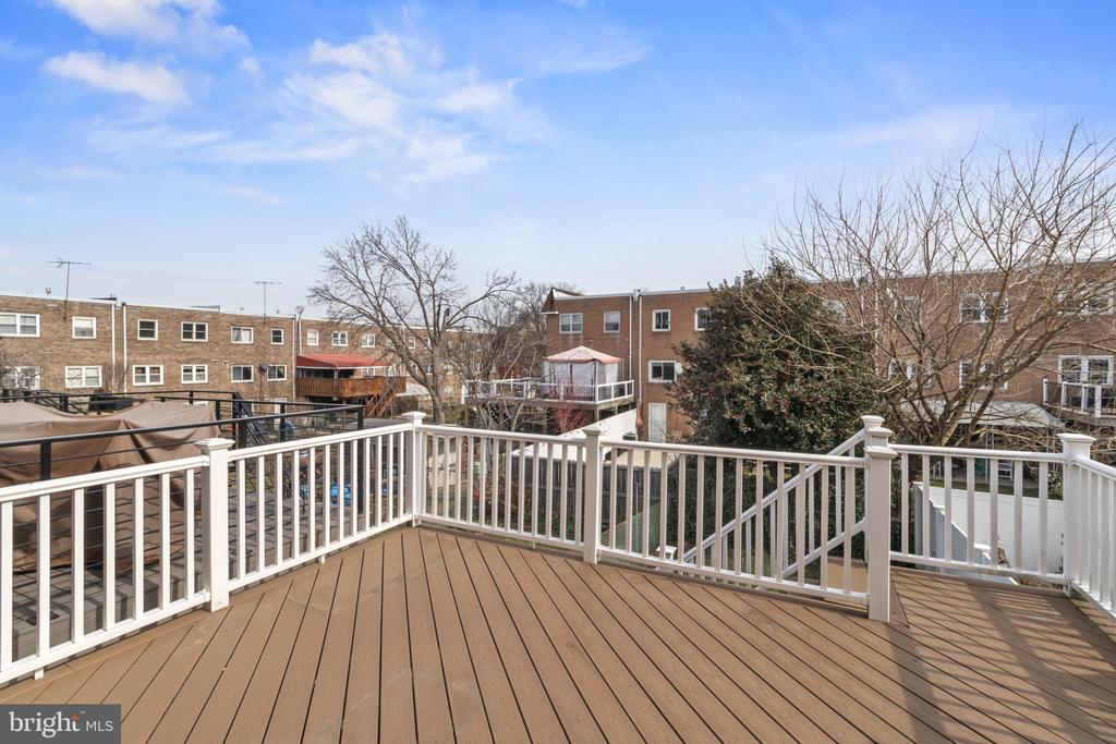 825 N 6TH STREET