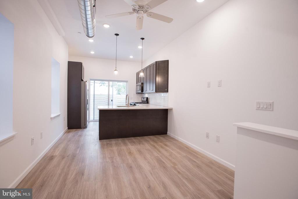 1611 SWAIN STREET 1