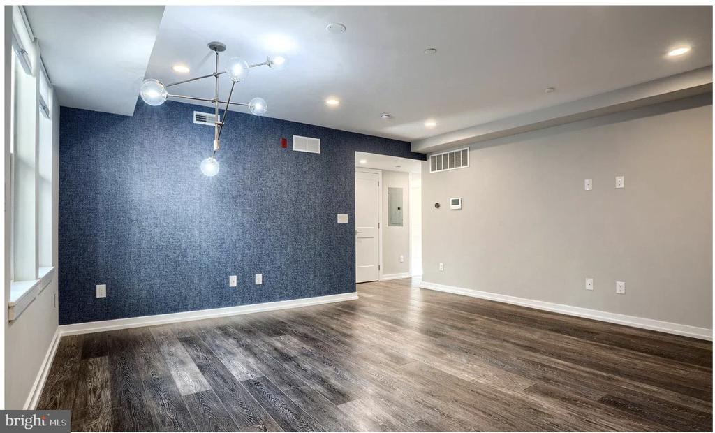 528 S 5TH STREET 2R