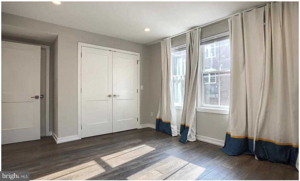 528 S 5TH STREET 2R